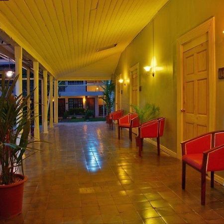 Hotel Либерия Экстерьер фото