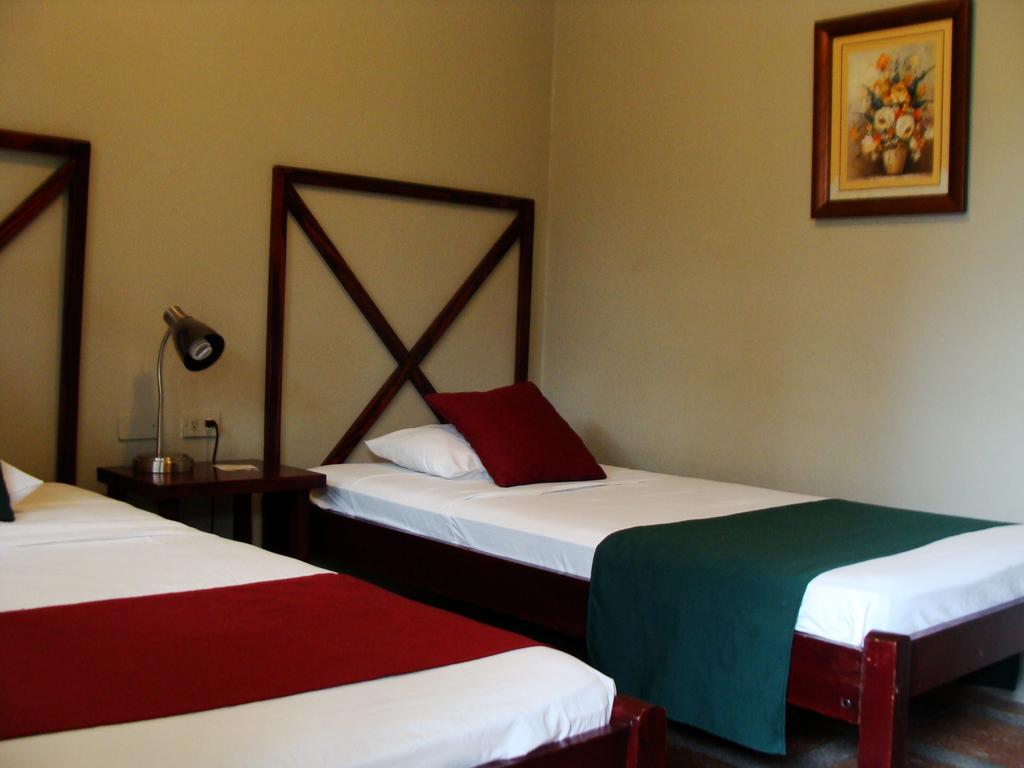 Hotel Либерия Экстерьер фото